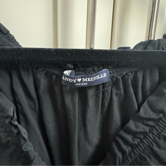 Brandy Melville Off The Shoulder Top - Picture 2 of 2